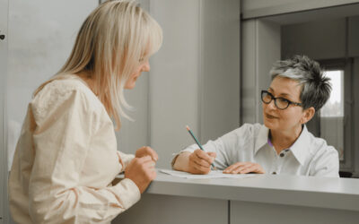 Ontario Dental Receptionist Course: How to Get Started, Training Options, and Wages